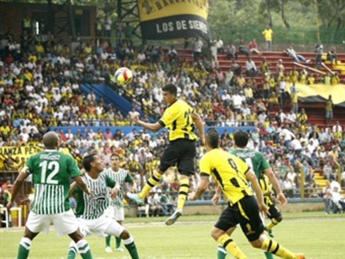Nacional remonta y se coloca líder con Junior en la Liga Postobón