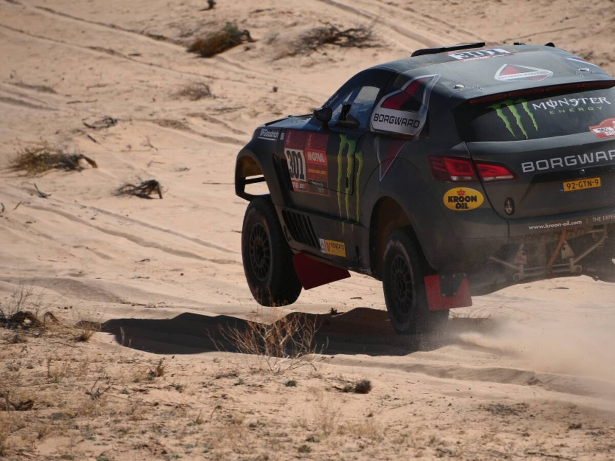 Saínz se distancia; colombianos siguen en carrera durante 5to día del Rally