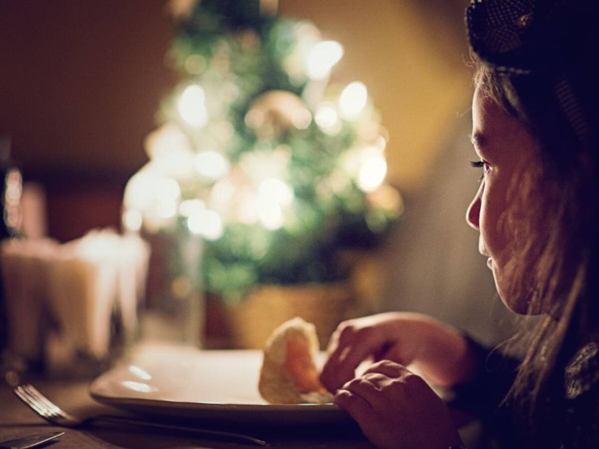 Ordenan devolver niña a familia luego que los separaran por la pobreza