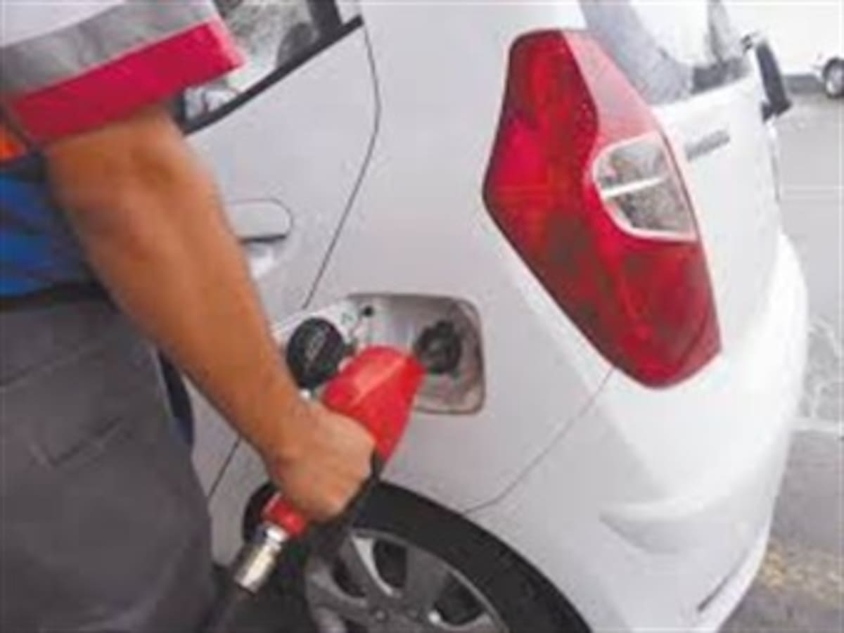 Sube cien pesos, en promedio, precio de gasolina y ACPM