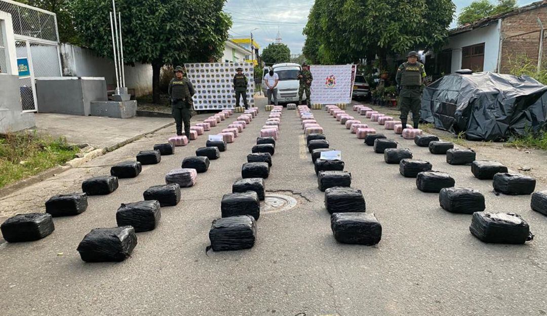 Las acciones coordinadas entre Ejército y Policía se registraron en los municipios de Tesalia, Pitalito y Garzón.