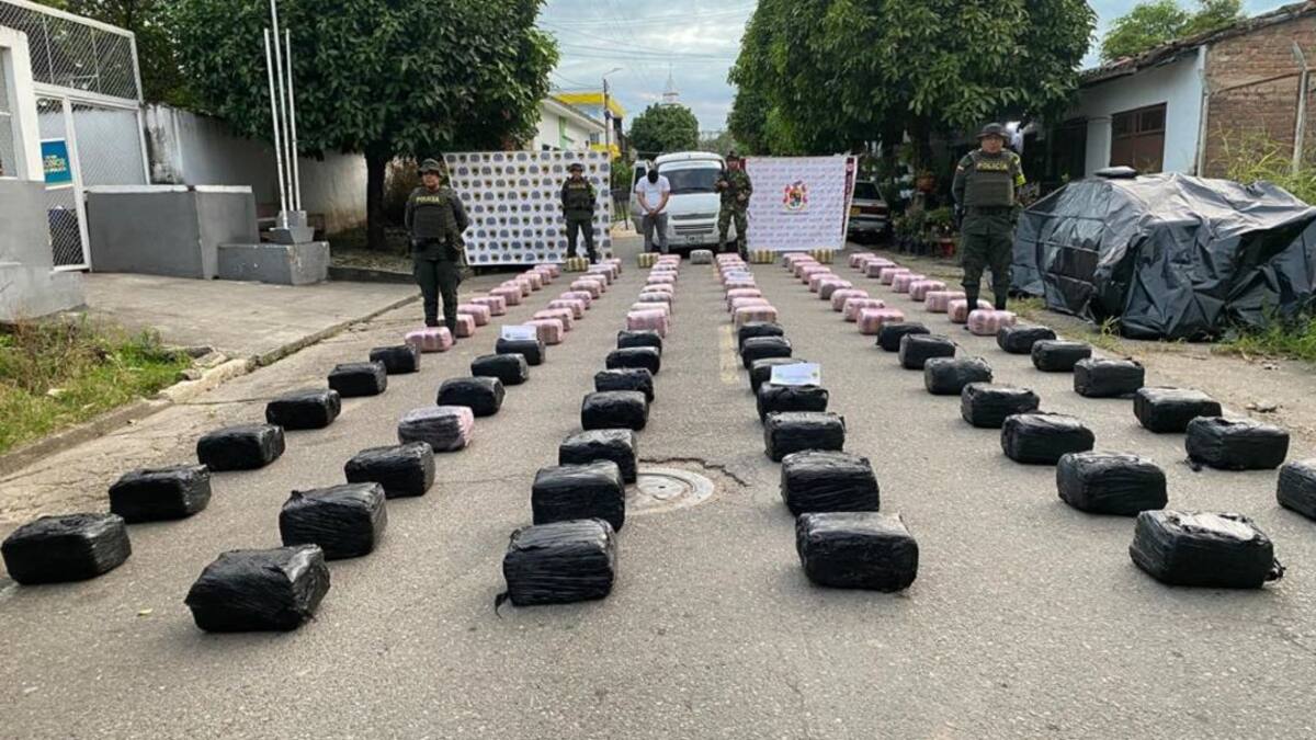 Incautan 665 kilos de estupefacientes en vías del Huila
