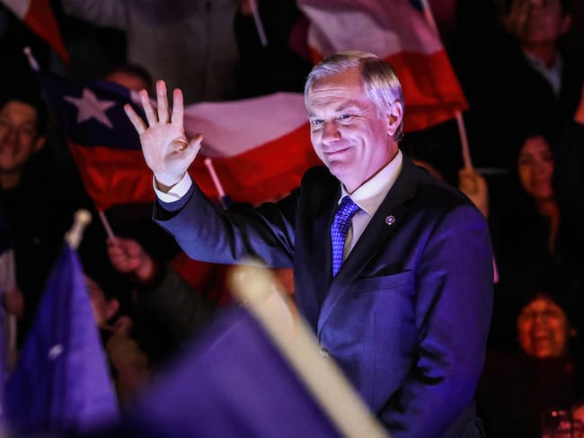 El exdiputado, defensor de Augusto Pinochet, es el favorito en las encuestas previas a la votación de segunda vuelta presidencial.
(foto: Cristobal Basaure Araya/SOPA Images/LightRocket via Getty Images)