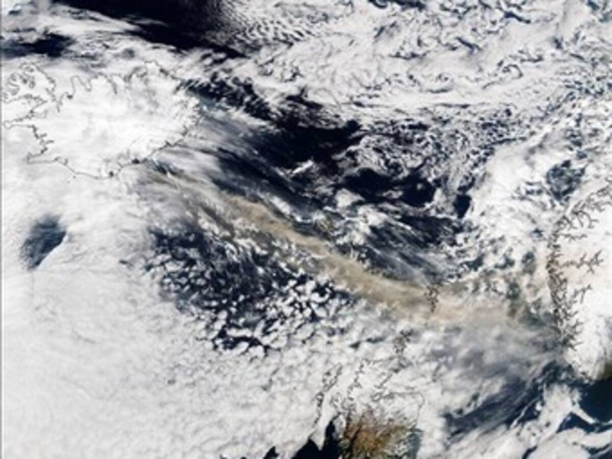 Cenizas del volcán islandés amenazan salud de los europeos