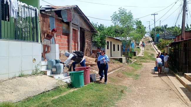 Algunas comunidades reciben agua en carro tanques. // Aguas de Bolívar