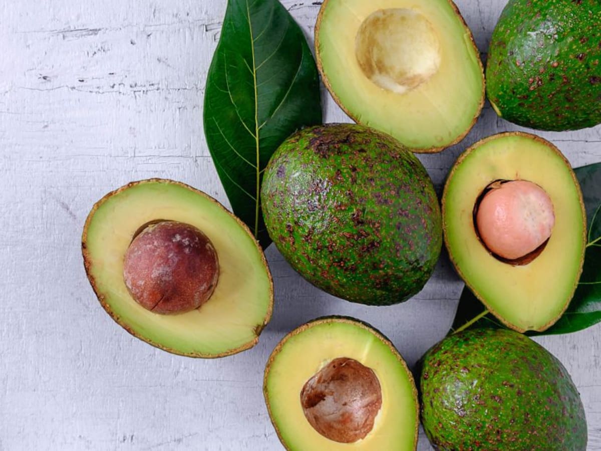 Estudio revela que comer aguacate reduce el riesgo de ataques al corazón
