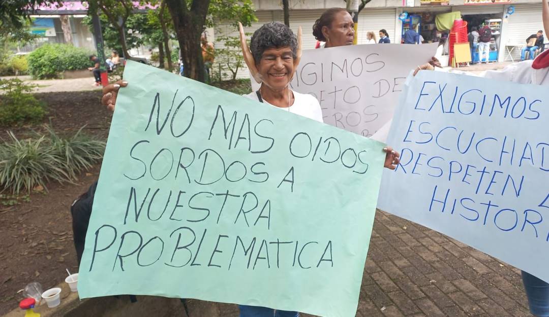 Plantón de venteros del Estadio. Foto: Caracol Radio. 