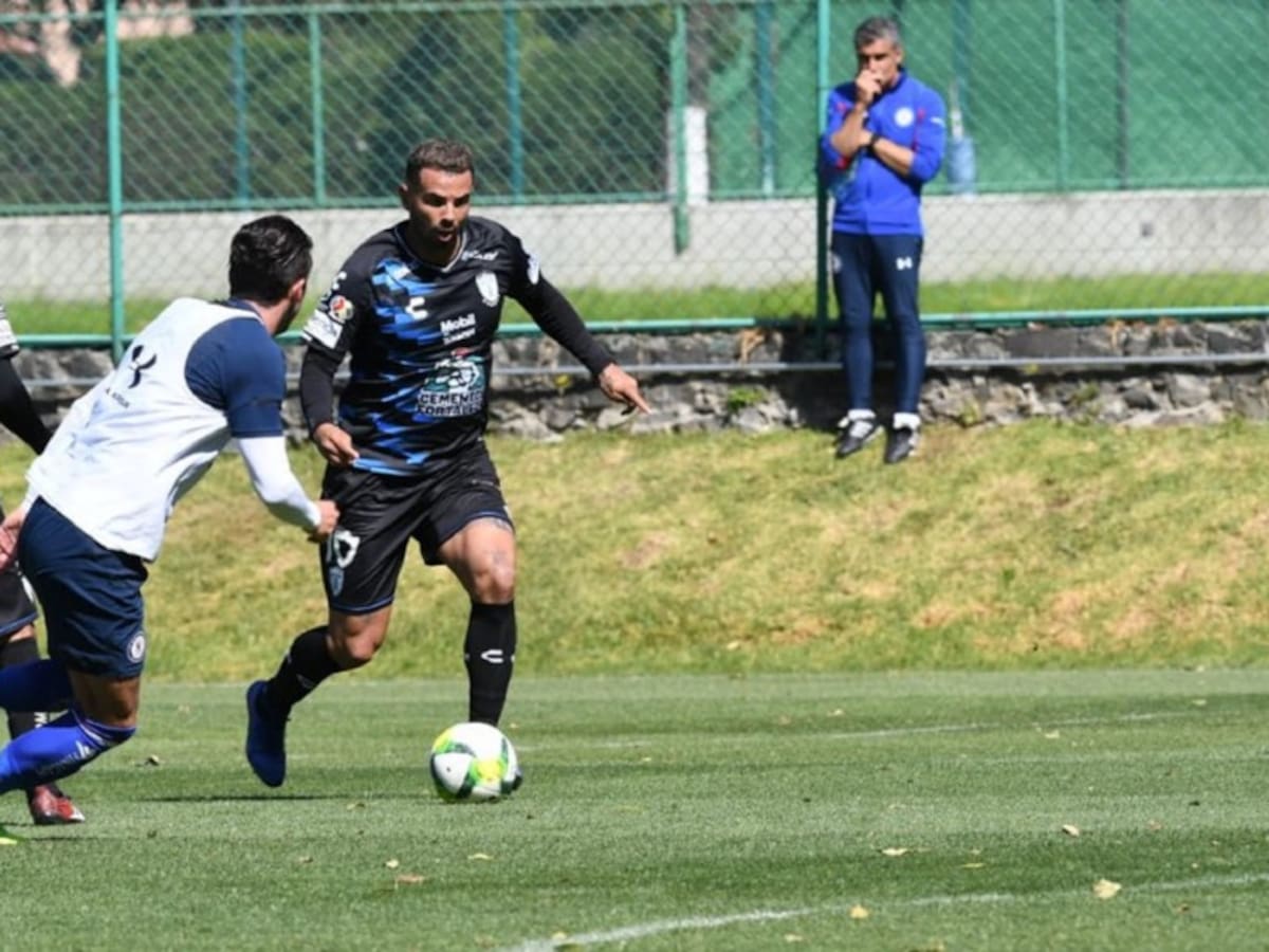 Golazo de Edwin Cardona en su primer partido con Pachuca