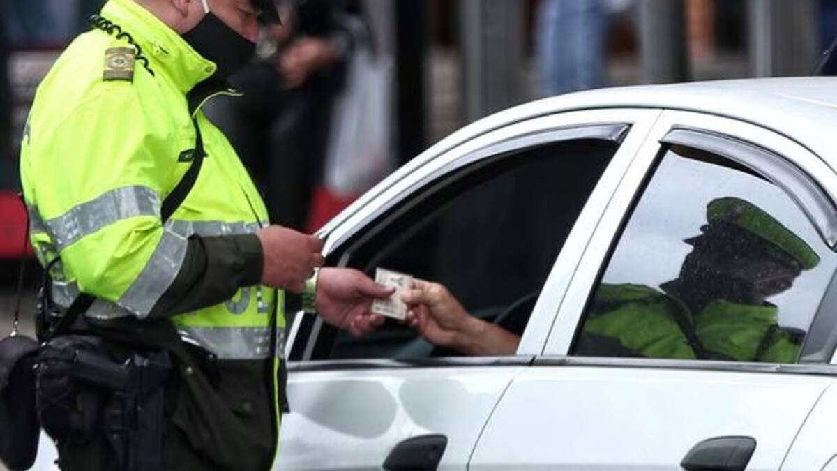 ¿Debe multas de tránsito? Consulte si está en la lista de embargados