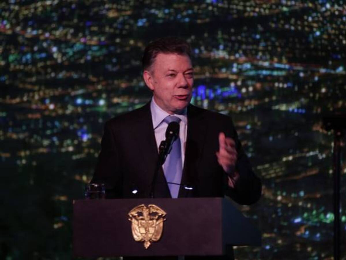 Santos pide desconocer los resultados de elecciones venezolanas