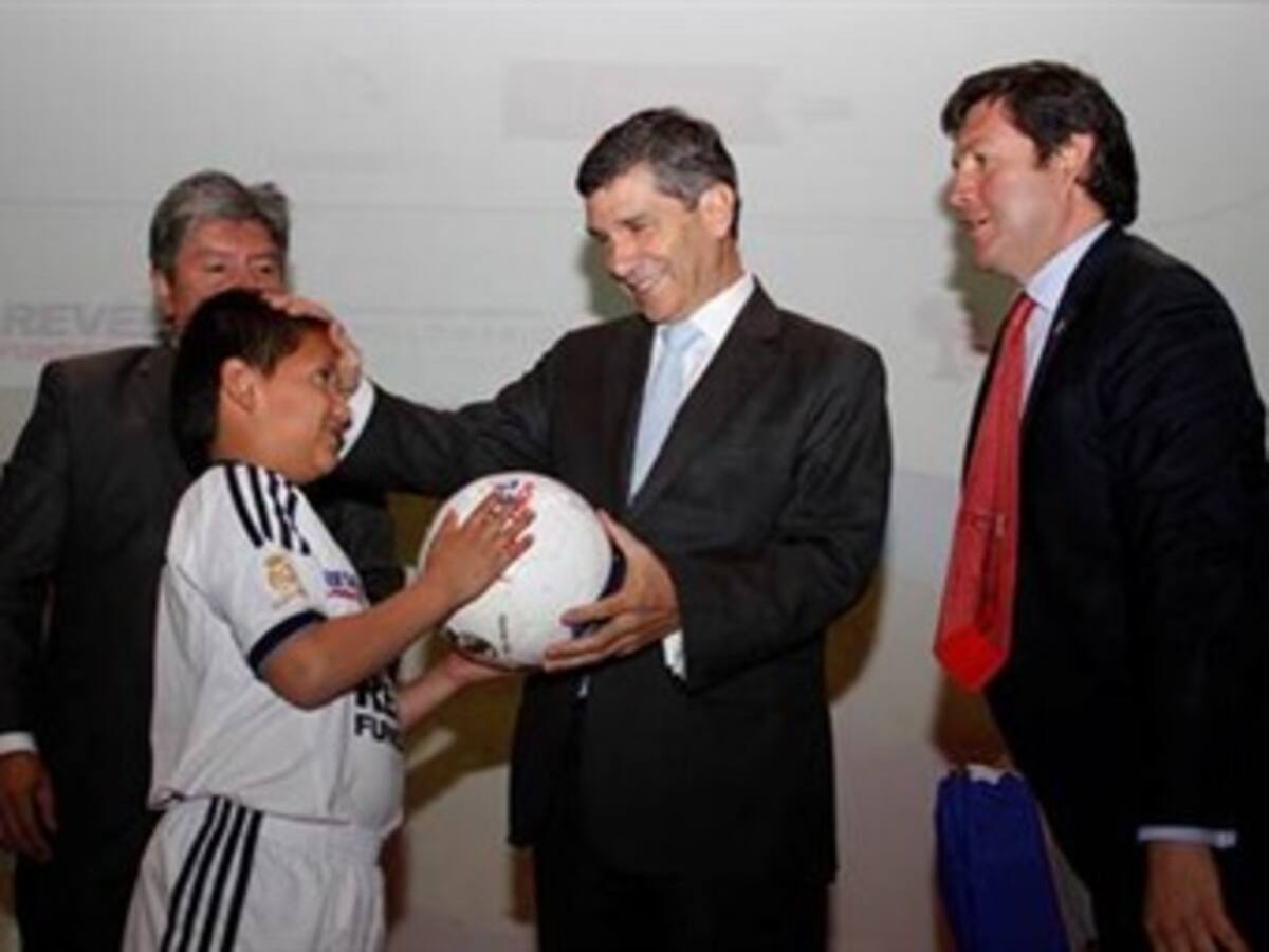 En marcha primera escuela de fútbol del Real Madrid en Colombia