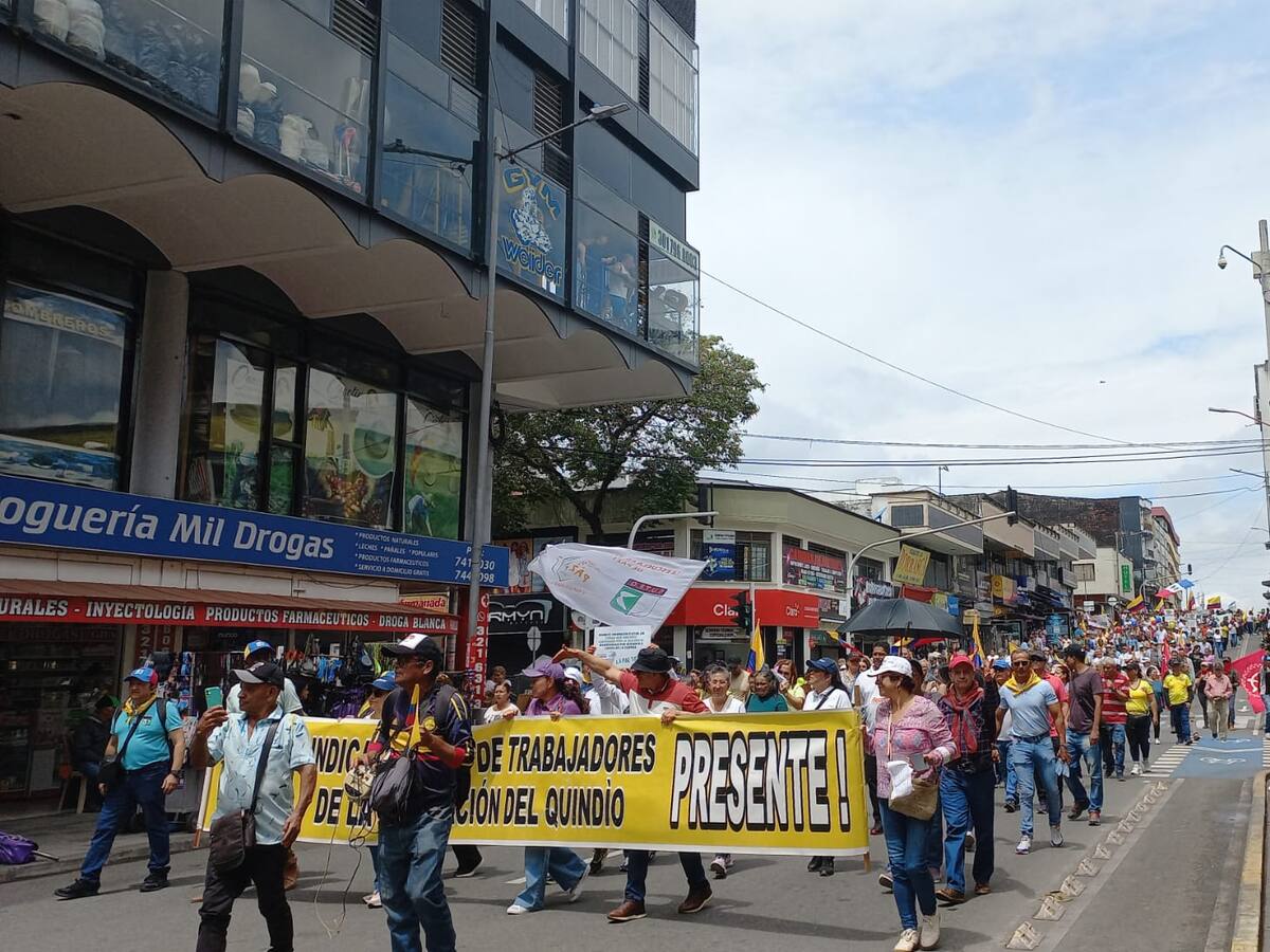 Nutrida participación de sindicatos y organizaciones sociales en marchas en Armenia