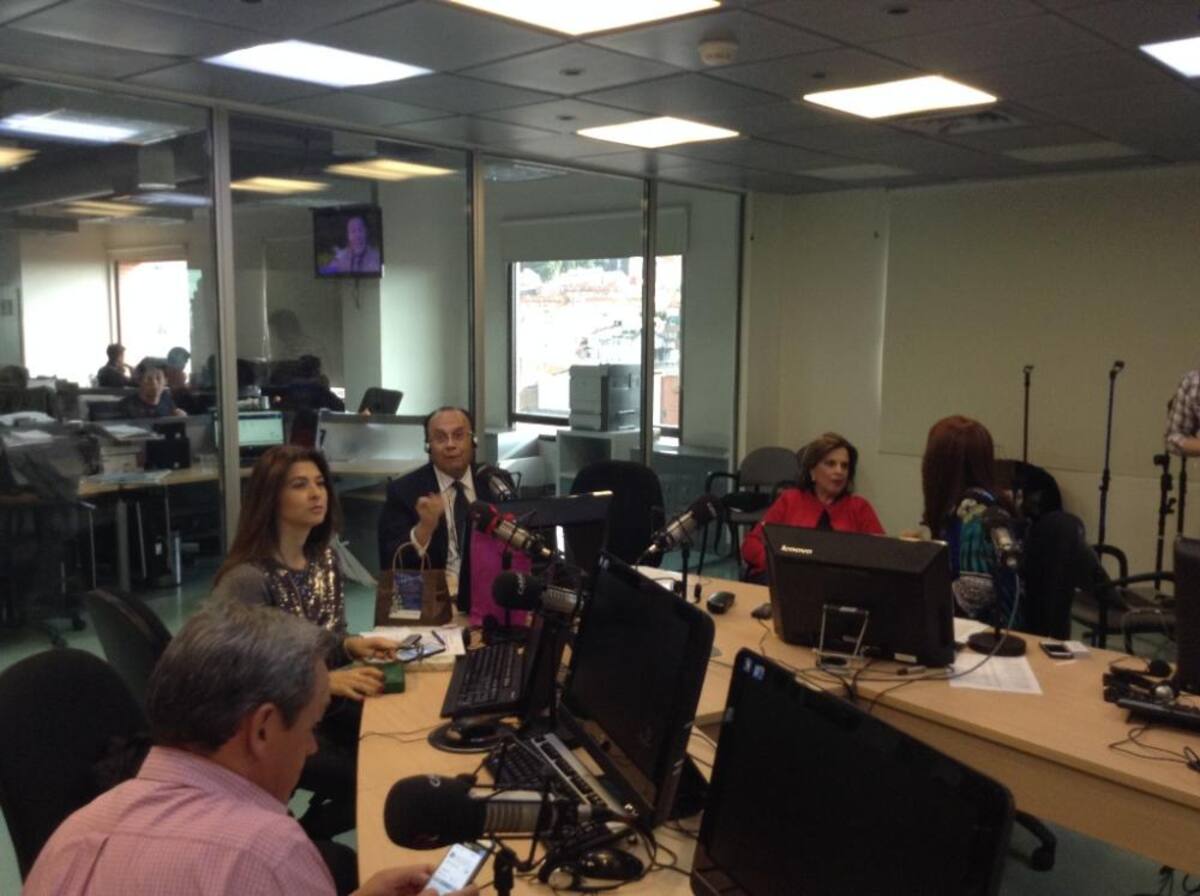 En un ambiente de nostalgia el equipo de Caracol se une para decir una vez más #GraciasPelaez.