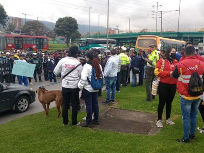 Protestas bicitaxistas en Bogotá EN VIVO | movilidad y bloqueos