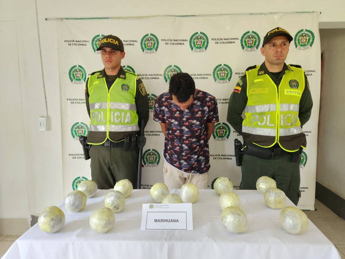 Lo capturaron lanzando bolas de marihuana a la cárcel de Ibagué