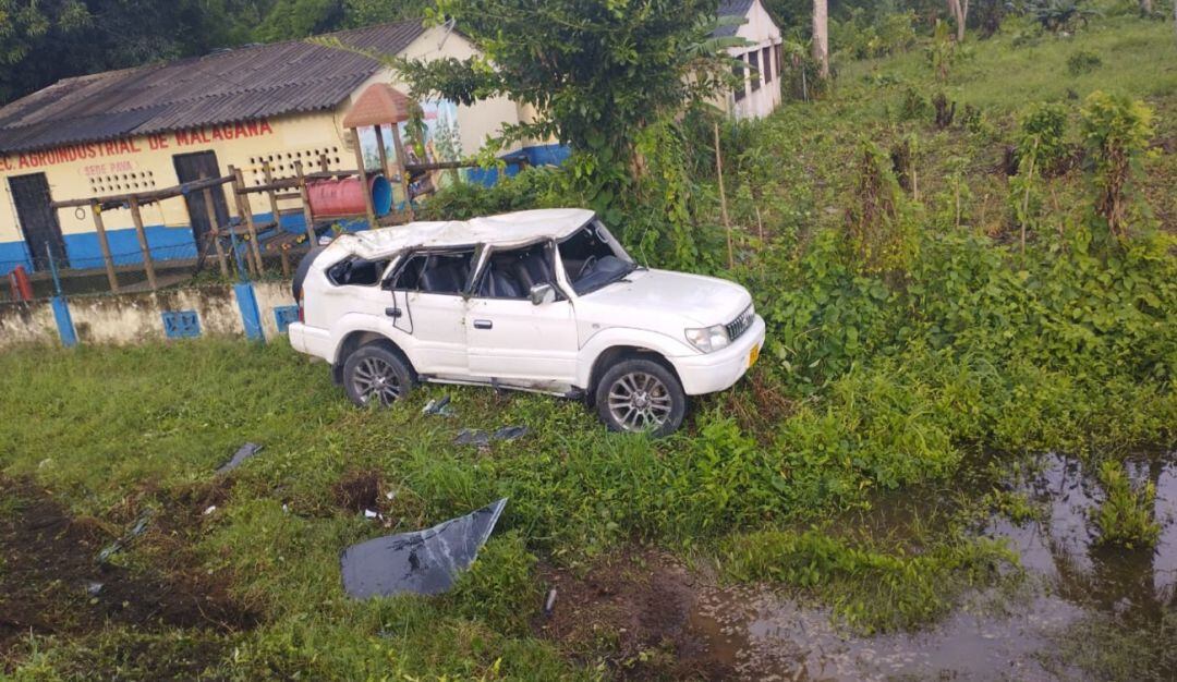 Al parecer, el conductor perdió el control al tratar de esquivar unos conos que no contaban con la debida señalización