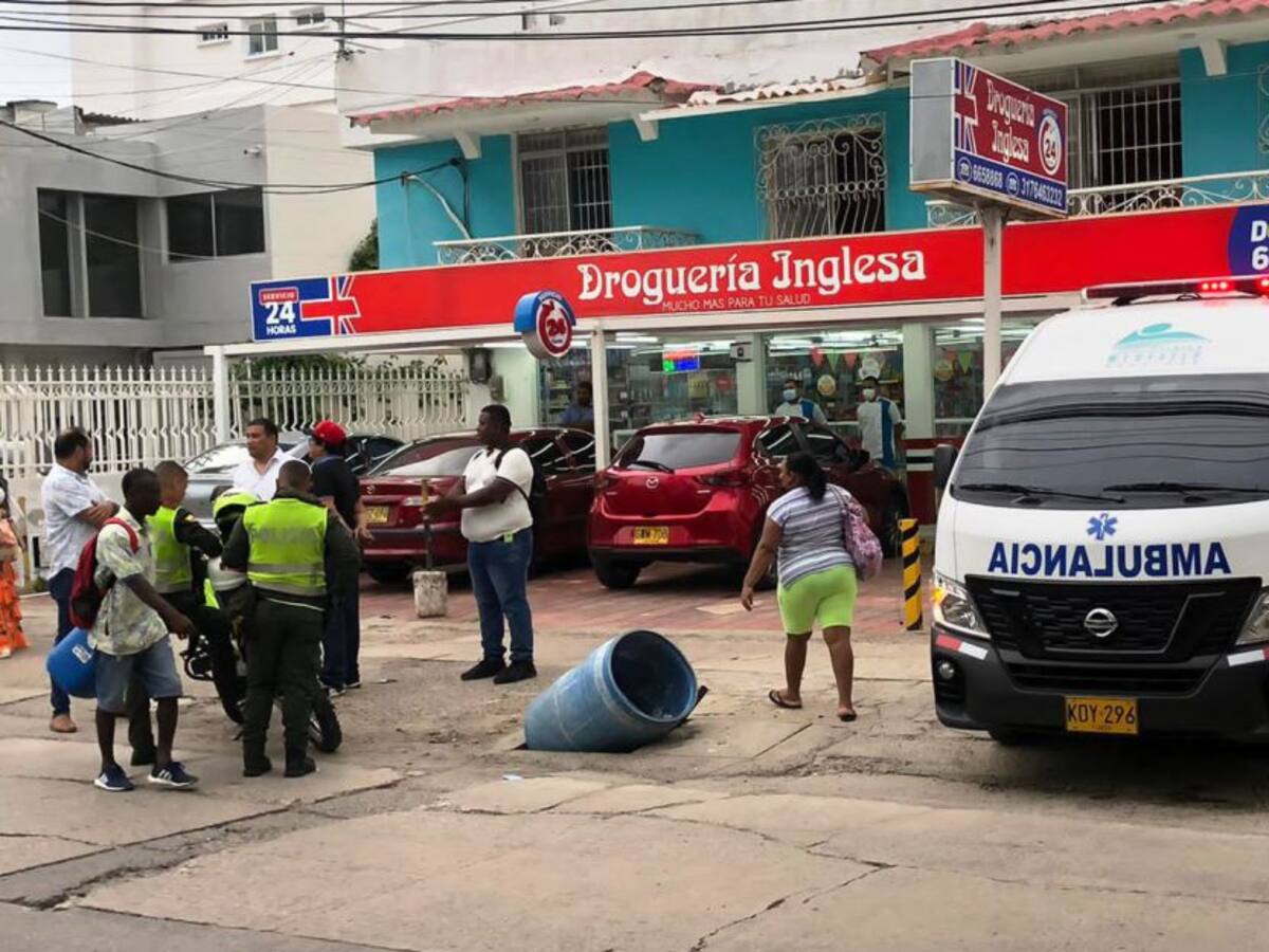 Desconocidos instalaron cadenas y candados en inmueble de Medihelp