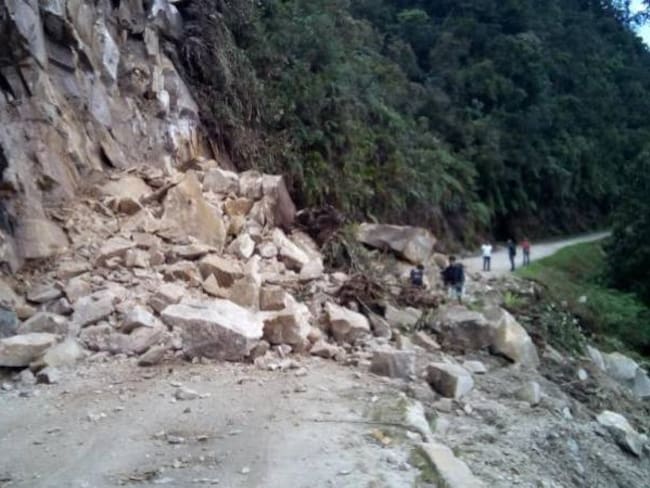 La vía La Soberanía continúa registrando derrumbes y deslizamientos. 