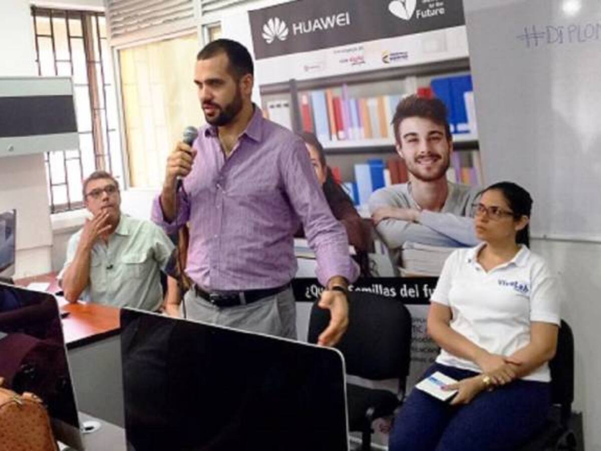 Abren convocatoria para a jóvenesque deseen estudiar carretas TIC