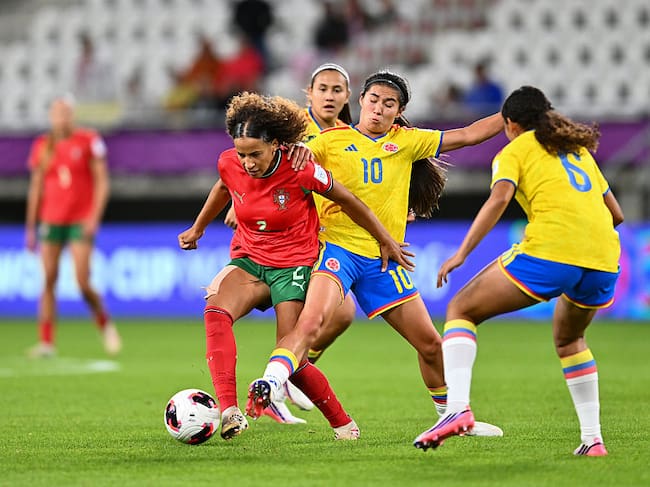 LODZ, POLAND - SEPTEMBER 10: Iara Lobo of Portugal is challenged by Mariana Silva of Colombia during the FIFA U-20 Women's World Cup group stage match between Colombia and Portugal at Stadion Miejski LKS Lodz on September 10, 2026 in Lodz, Poland. (Photo by Mateusz Slodkowski - FIFA/FIFA via Getty Images)