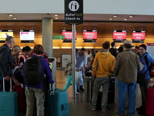Aprobado en segundo debate, proyecto que busca evitar abusos de aerolíneas
