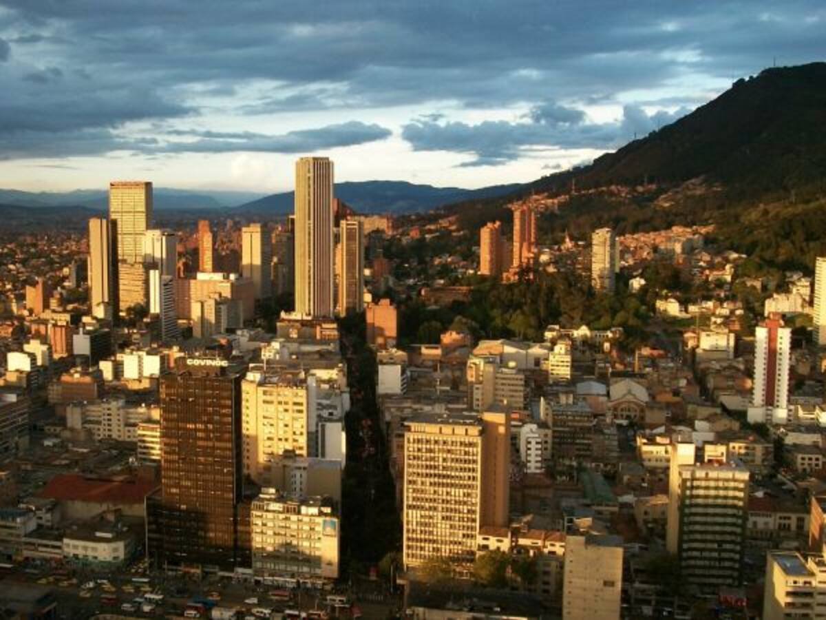 Candidatos debaten sobre vivienda y POT en Bogotá