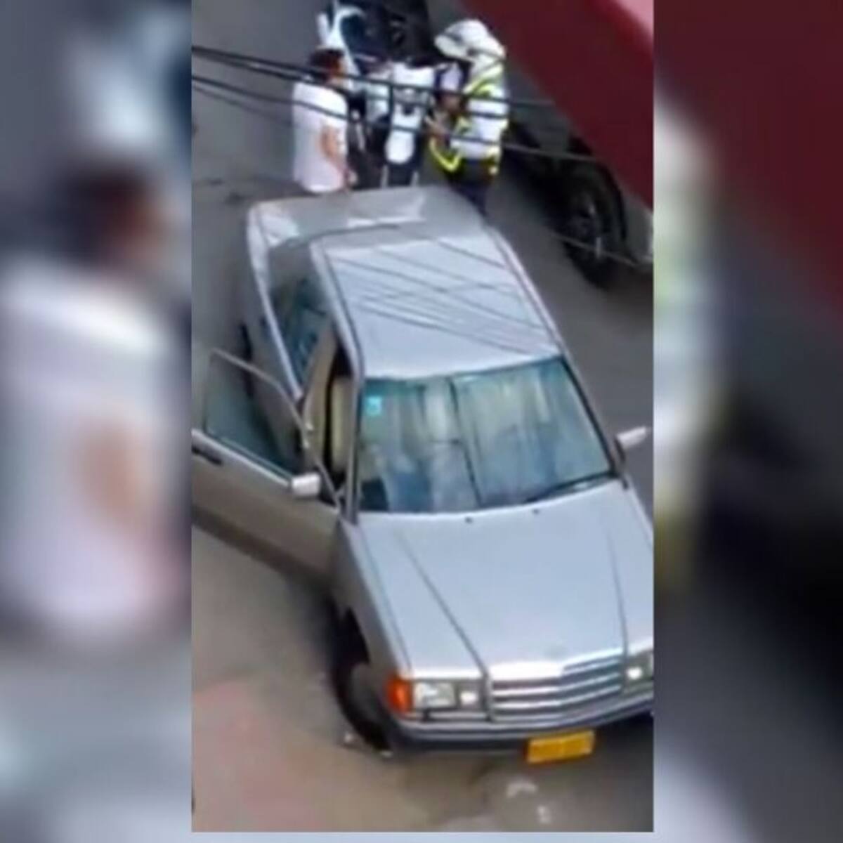En video fue captado un presunto soborno a un agente de tránsito en Cali