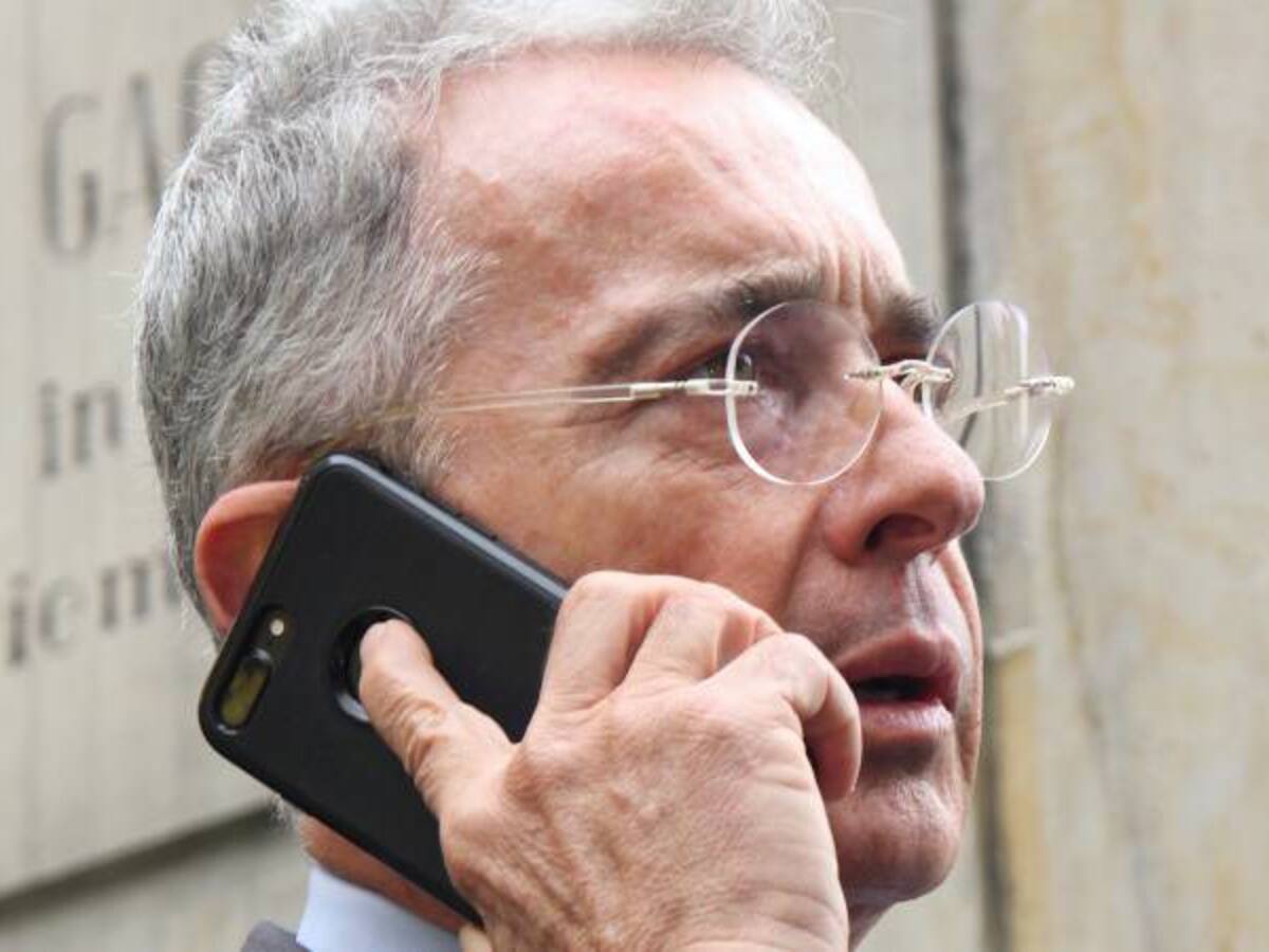 Esta tutela debe marcar un alto en los atropellos de Uribe: Daniel Coronell