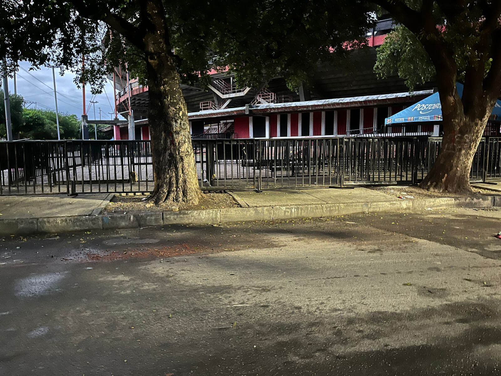 Habitantes del barrio Lleras está a la expectativa por partido del Cúcuta Deportivo. / Foto: Jenny Márquez.
