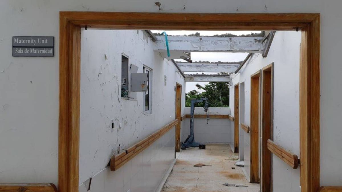 Un año después, reconstrucción de hospital de providencia sigue en planos