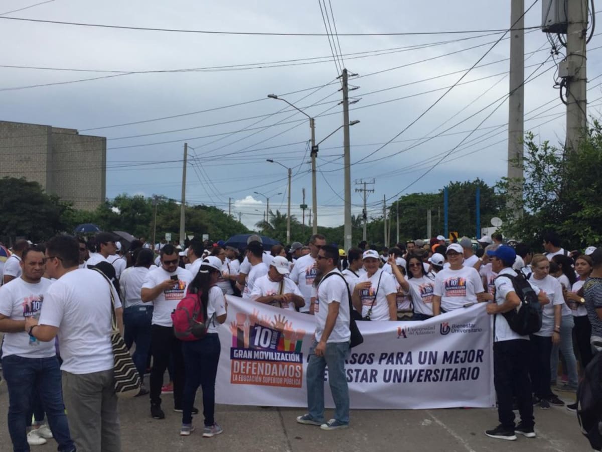 La marcha salió desde la Universidad del Norte y se concentró en la Plaza de la Paz
