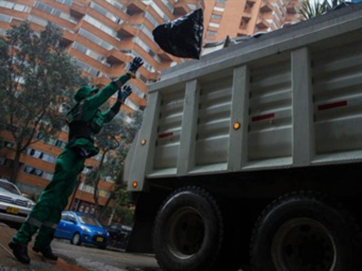 Por cada compactador que llegue saldrán dos volquetas: Aguas Bogotá