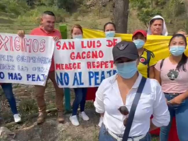 Protesta de la comunidad del Valle de Tenza. 