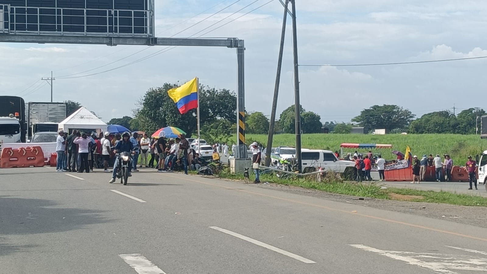 Bloqueos en la vía Panamericana por trabajadores de Ingenio La Cabaña. Crédito: Ministerio de Trabajo