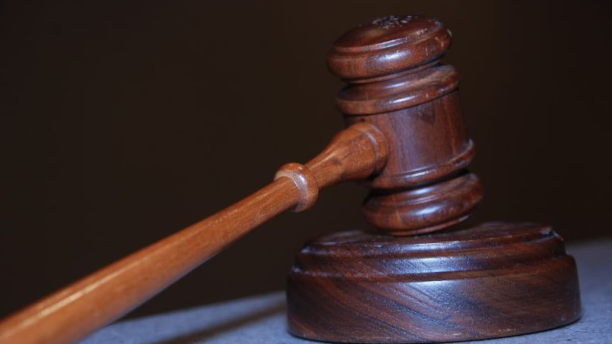 Mamá que grababa videos pornográficos con sus dos hijas menores, fue condenada en Medellín