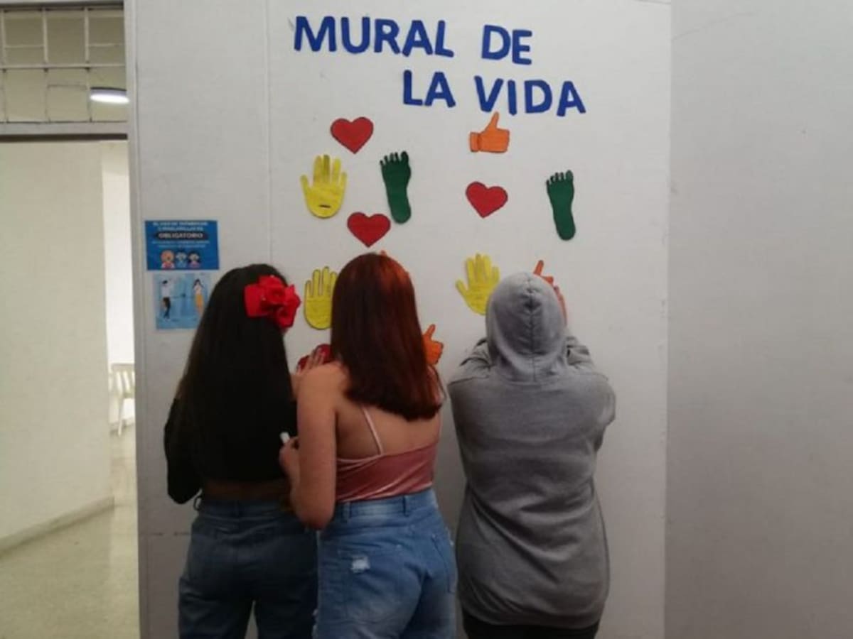 Padres de menores que causaron riñas en un parque recibieron pedagogía