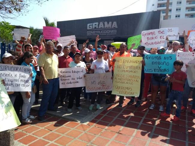 Protestan en Cuidad Caribe por filtraciones y mala calidad del agua