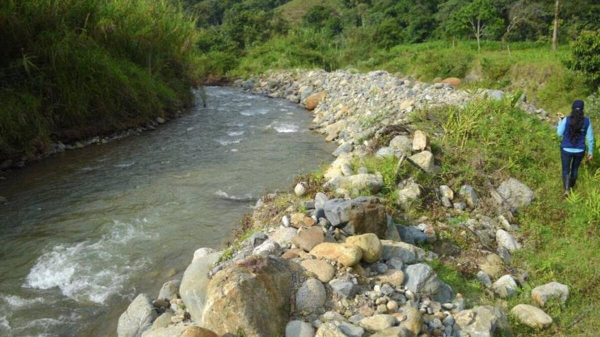 Desviaron en 40 metros el cauce del río Navarco en Salento, Quindío