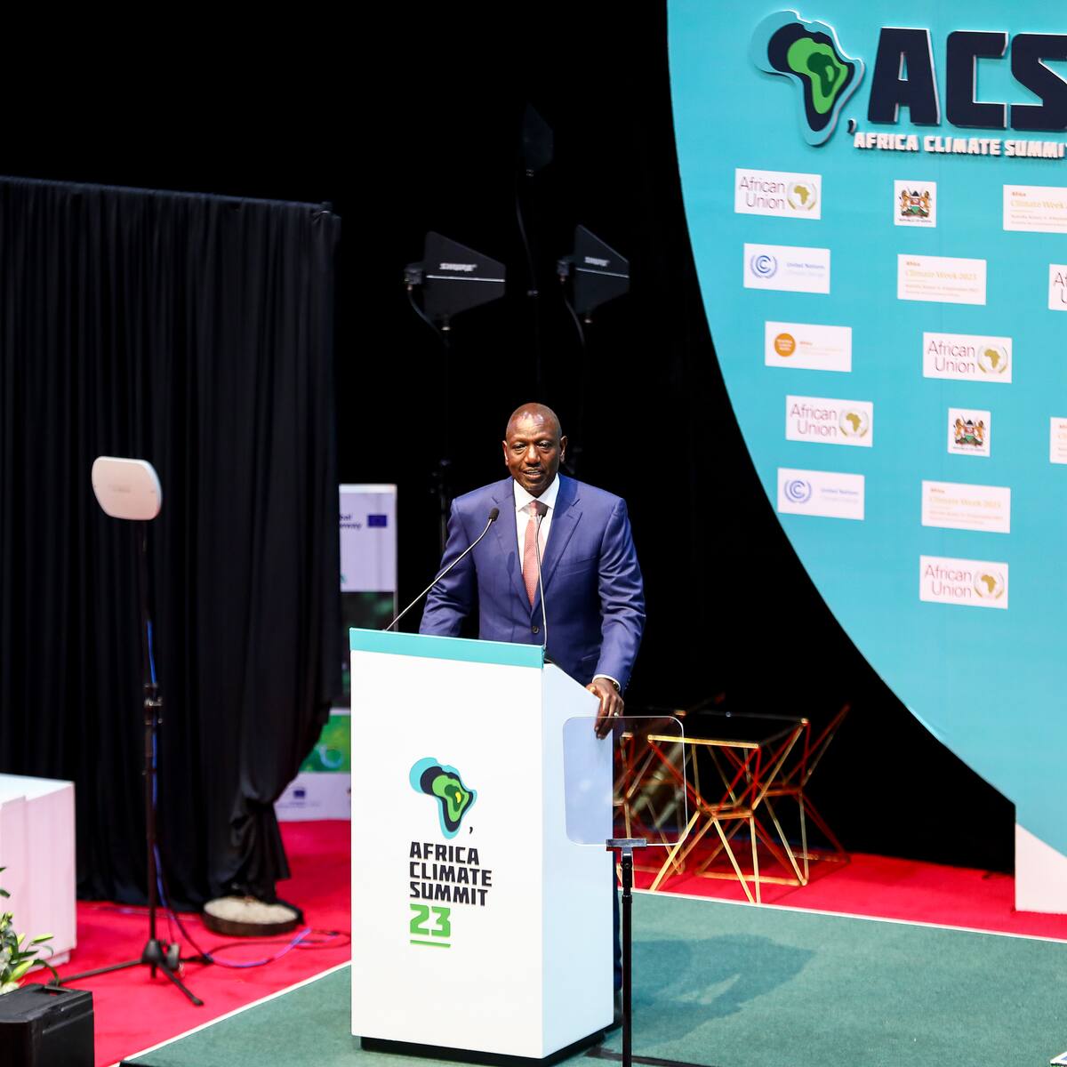 África: anuncian 4.500 millones de dólares en inversión para energía limpia