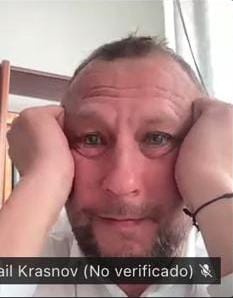 El mandatario asegura dominar seis idiomas, calificando su manejo del español como “muy bueno”