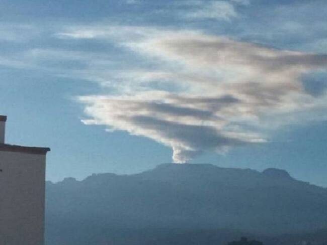 Nevado del Ruiz presenta tremor volcánico