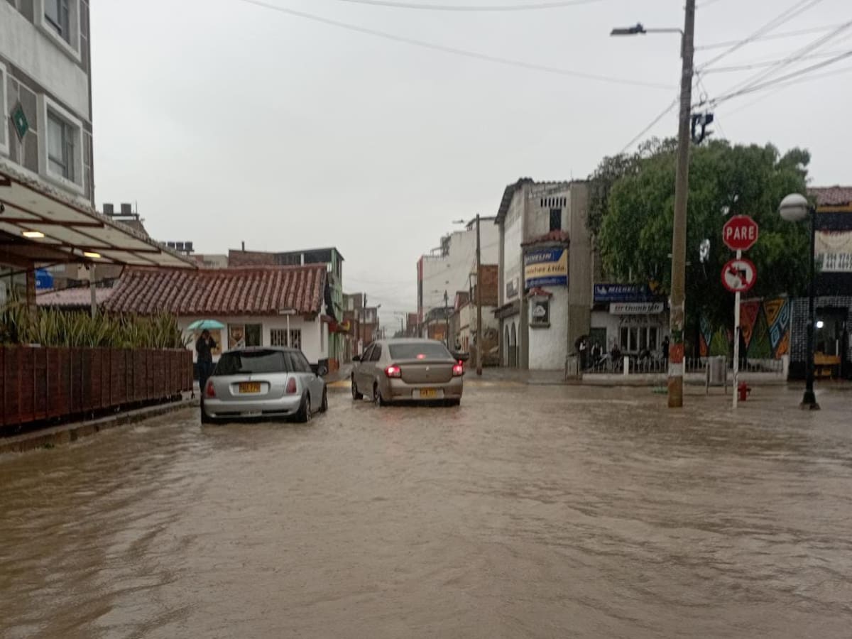 Siete barrios inundados tras fuertes lluvias en Sogamoso