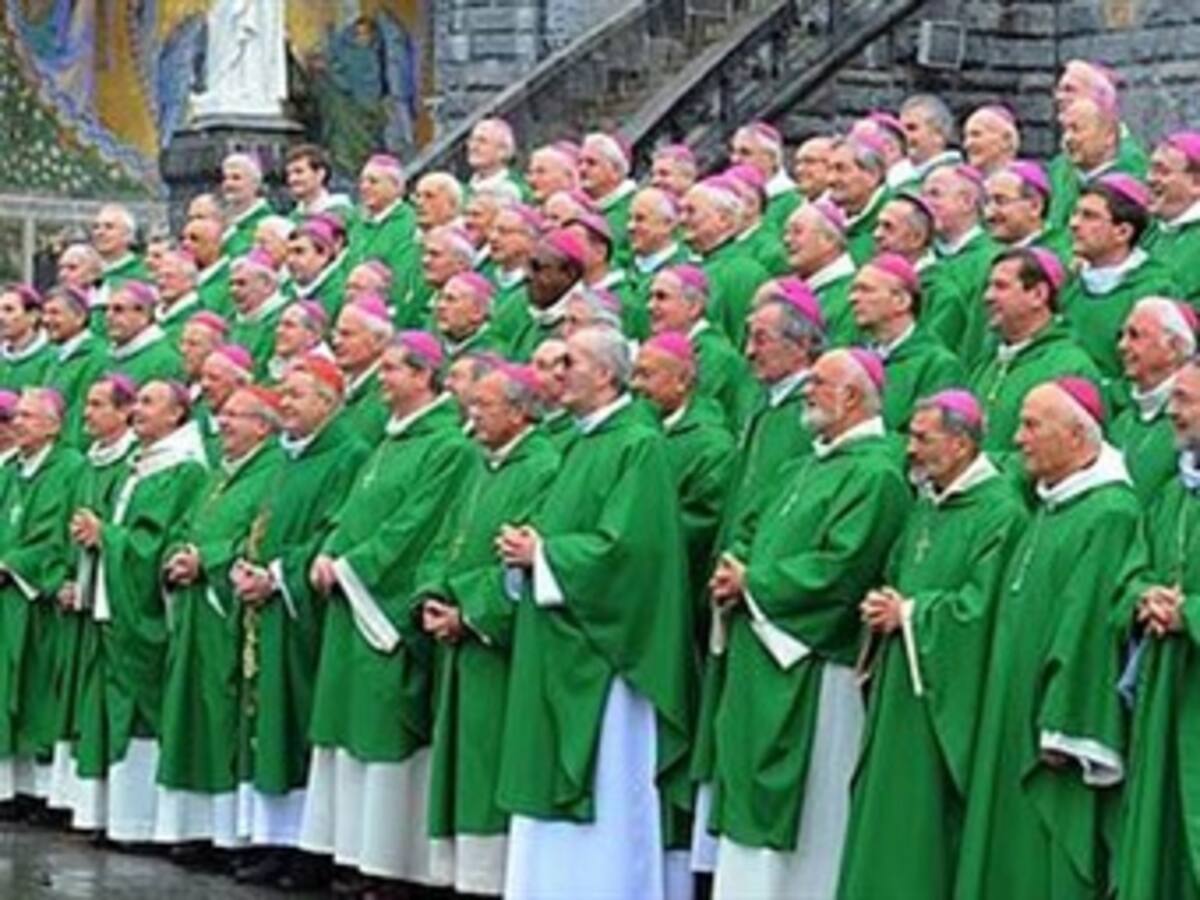 La iglesia francesa lanza una campaña publicitaria en busca de nuevos curas