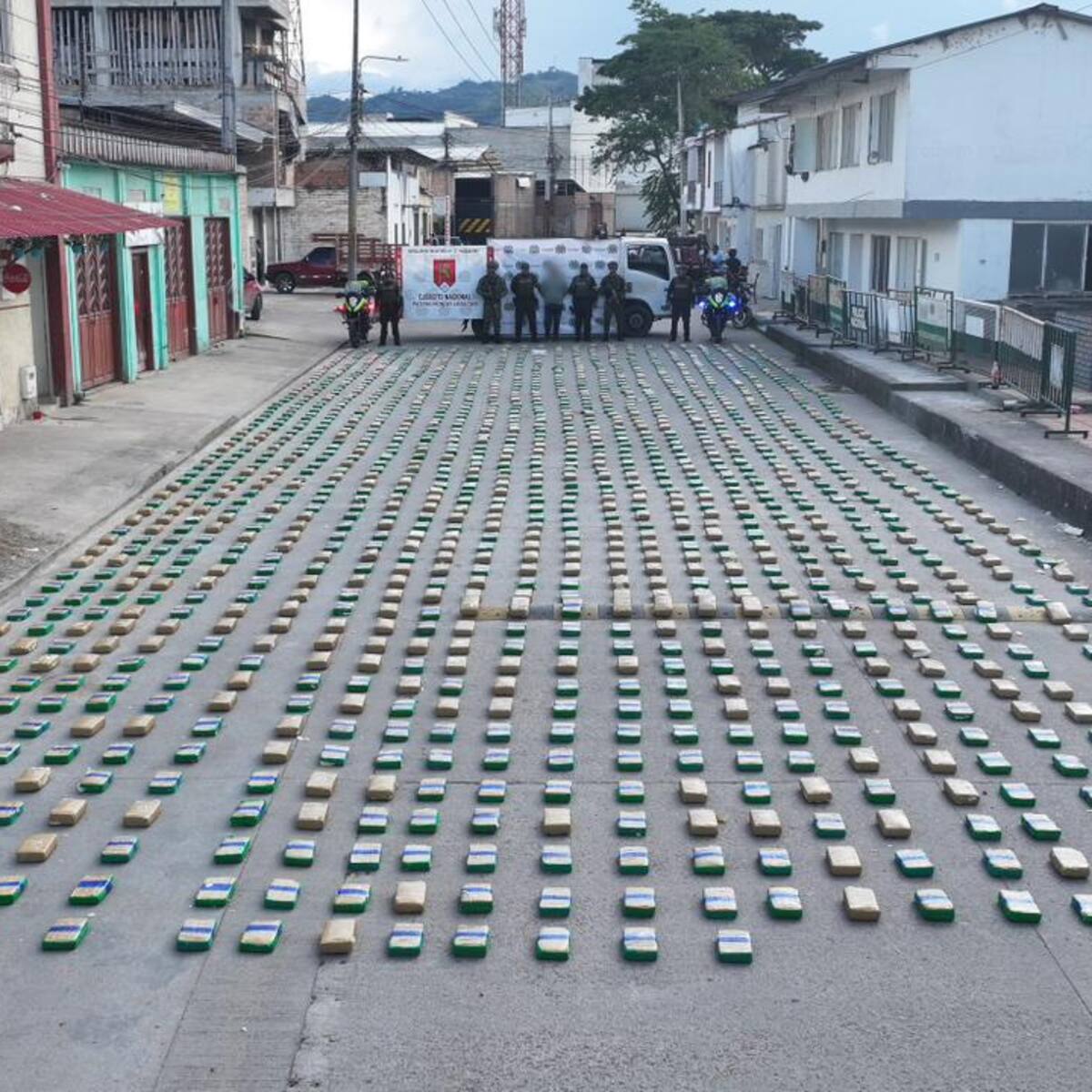 Incautados 1.400 kilos de marihuana en Isnos Huila pertenecían a disidencias de ‘Iván Mordisco’