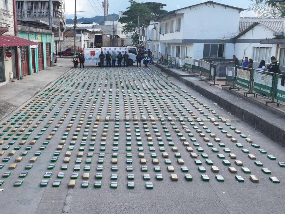Incautados 1.400 kilos de marihuana en Isnos Huila pertenecían a disidencias de ‘Iván Mordisco’