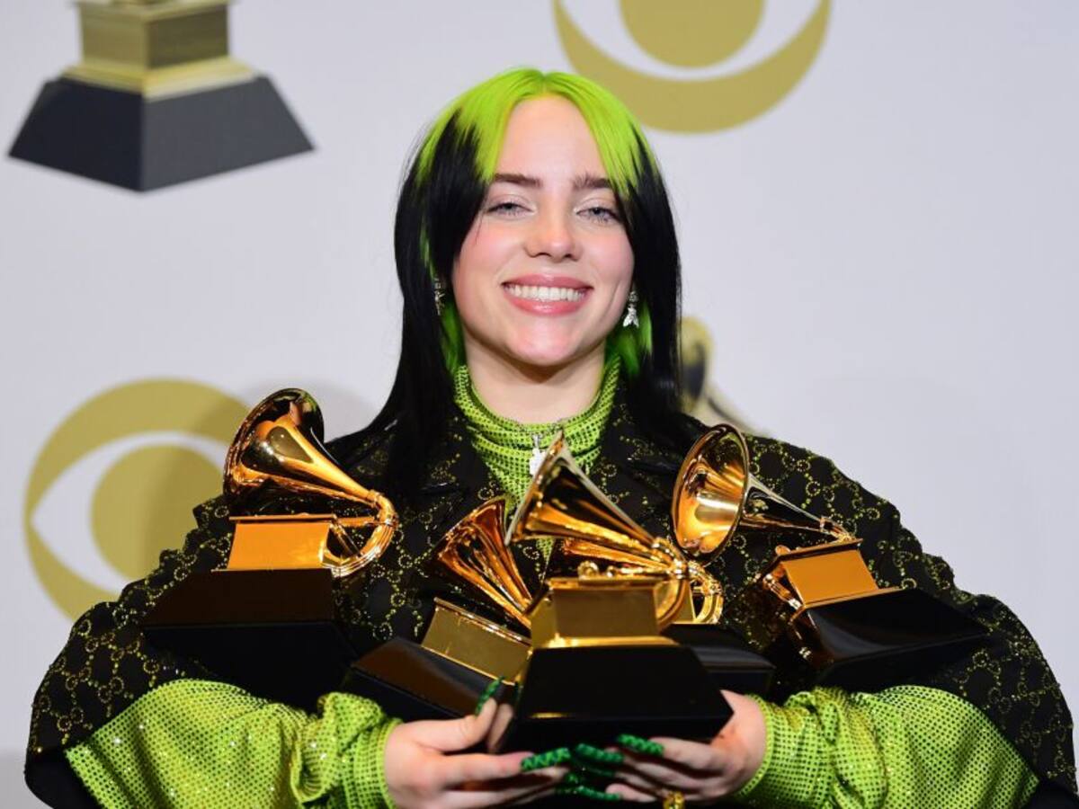 Billie Eilish arrasa en los Grammys dedicados a Kobe
