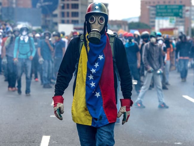 Venezuela necesita que militares y civiles le apuesten a la democracia: Padre Ugalde