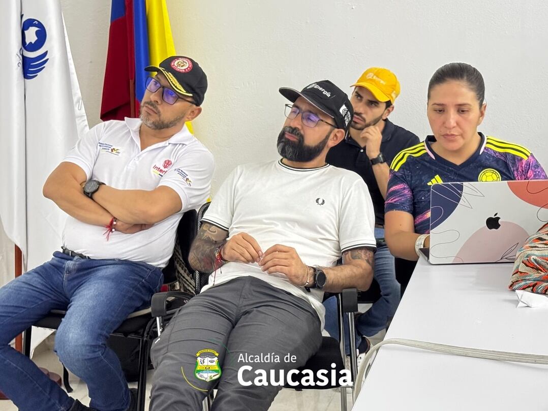 Ministro de minas Andrés Camacho diálogo Caucasia- foto alcaldía