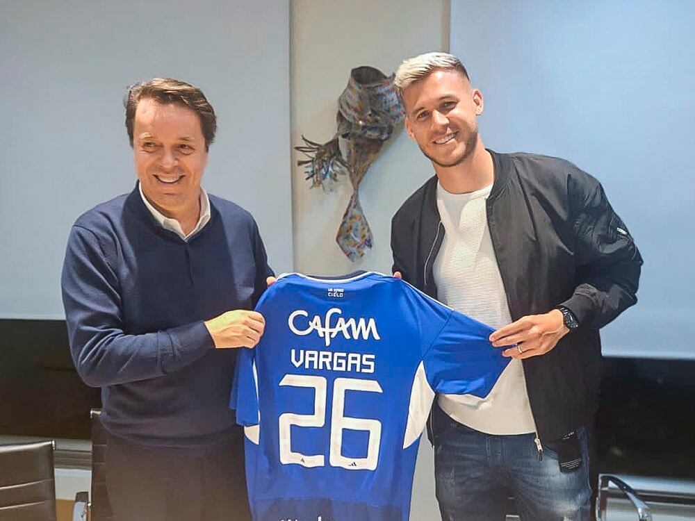 Gustavo Serpa y Juan Pablo Vargas, tras la renovación del costarricense / Twitter: @MillosFCOficial.