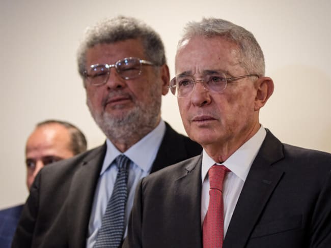 Jaime Granados y Álvaro Uribe Vélez. Foto: Colprensa